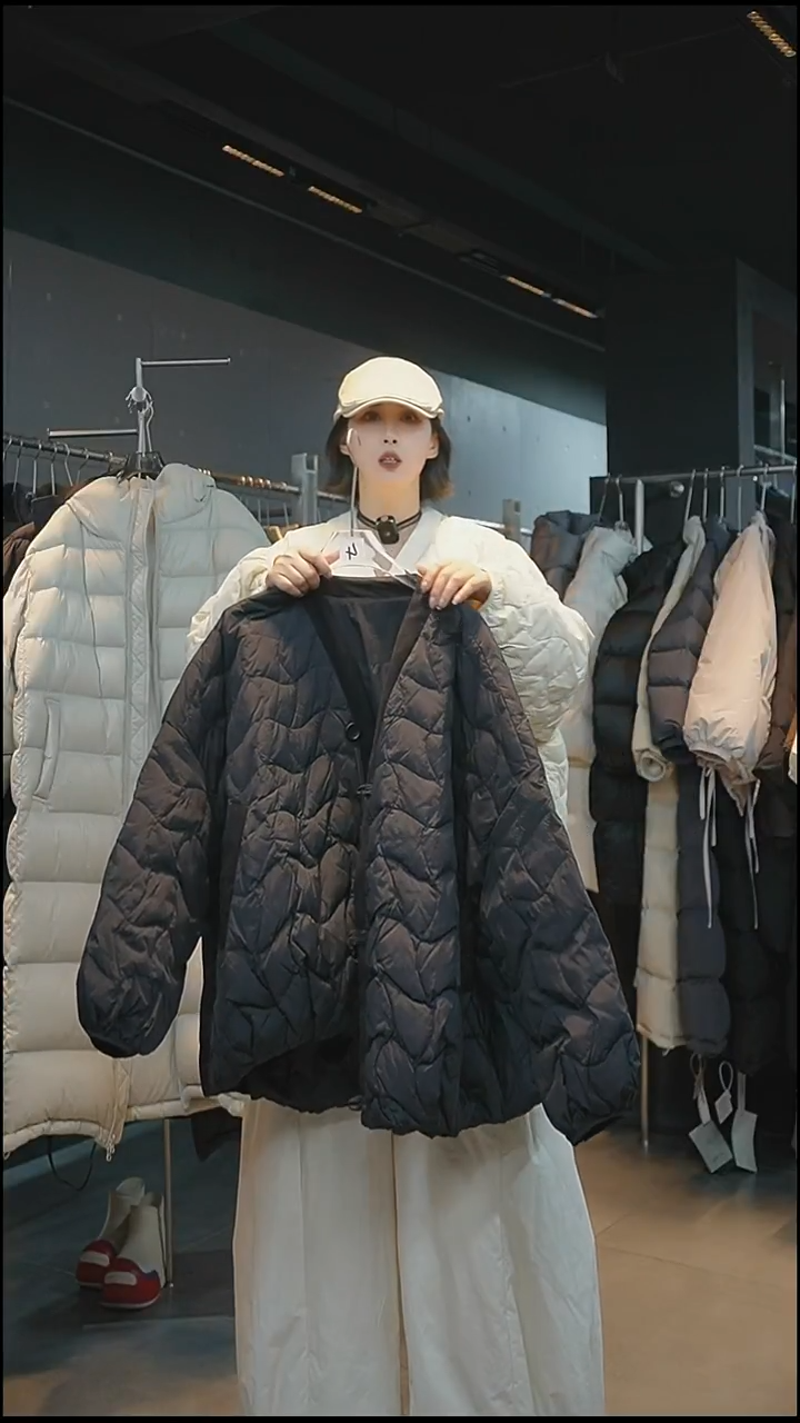 黑色羽绒外套黑色羽绒外套