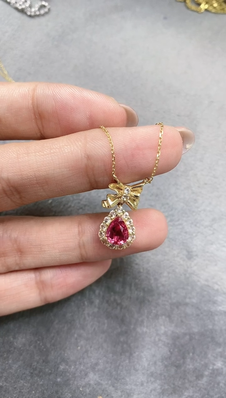 项链18K金镶嵌红宝石·