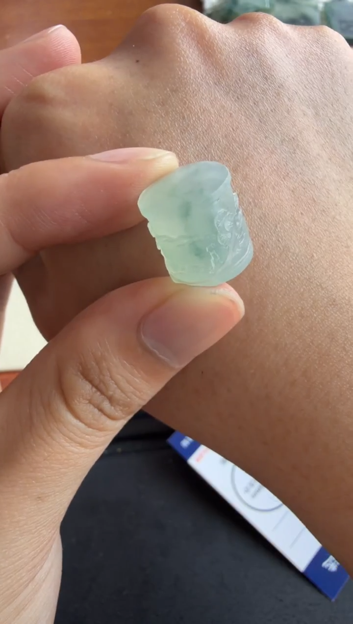 未镶嵌定制翡翠....