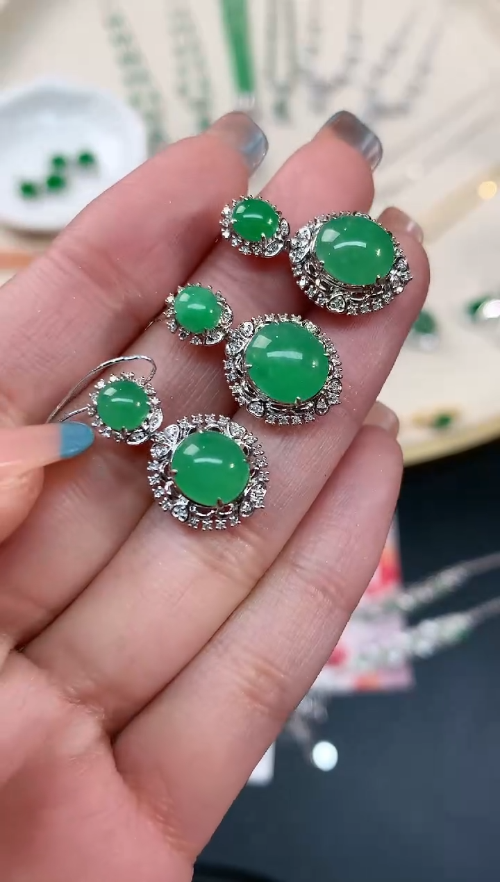 【闪购商品】翡翠吊坠(不含链)18K金镶嵌吊坠多样性发货一件A160|