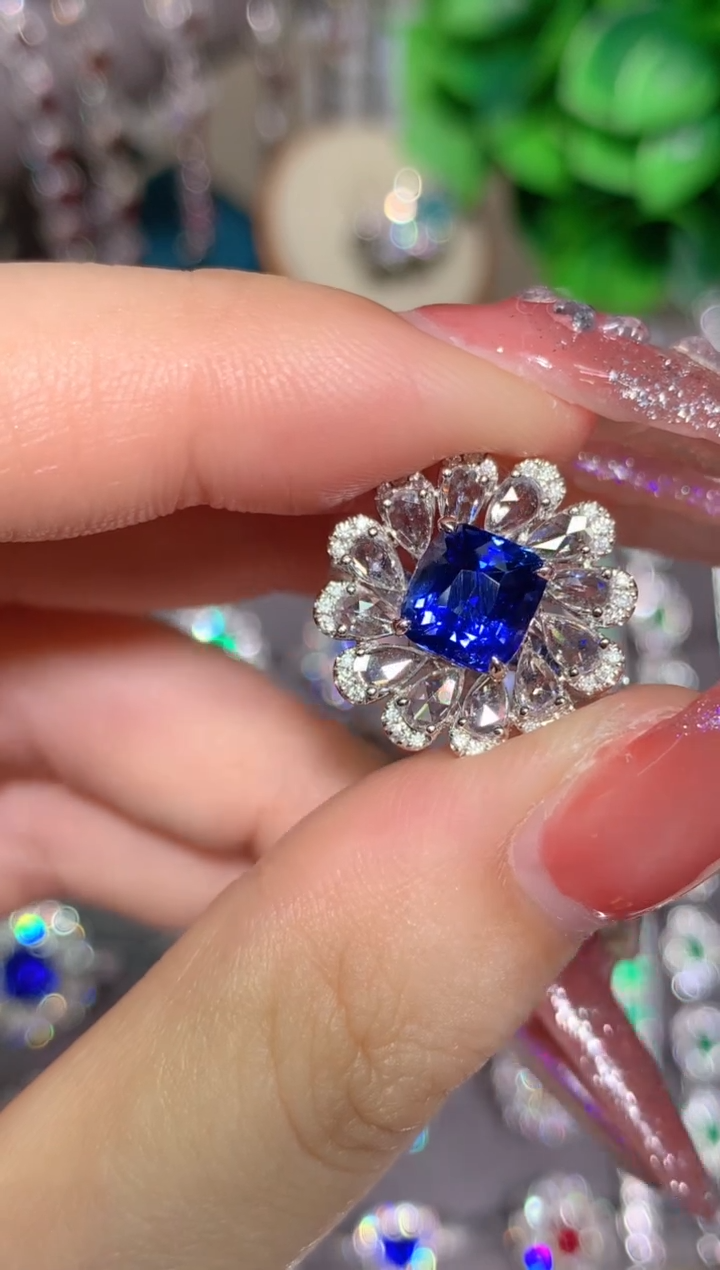 戒指蓝宝石18K金镶嵌2.15CT