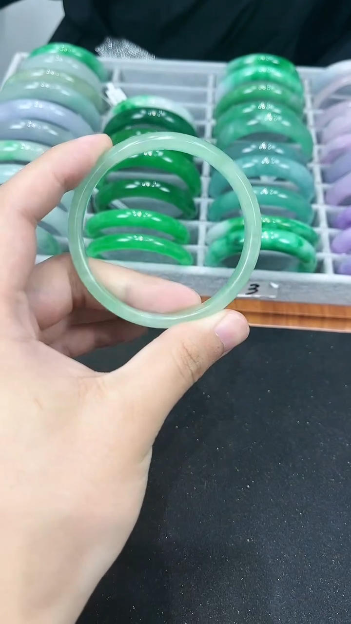 【闪购商品】砖雕h31 冰葡萄肉手镯 圈口60 