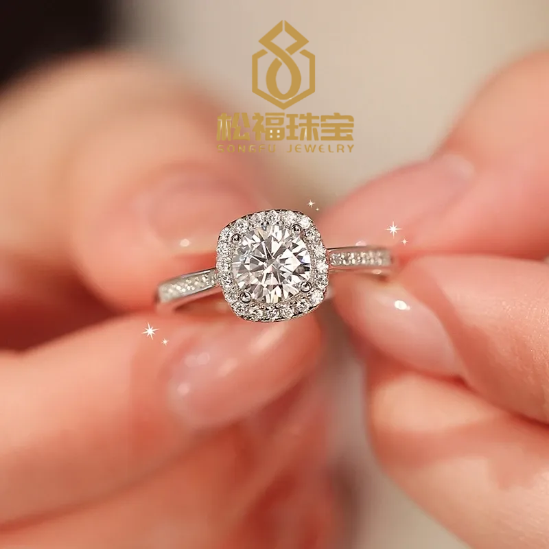 925银莫桑石戒指 莫桑小方糖戒指结婚求婚轻奢银戒女时尚大气款