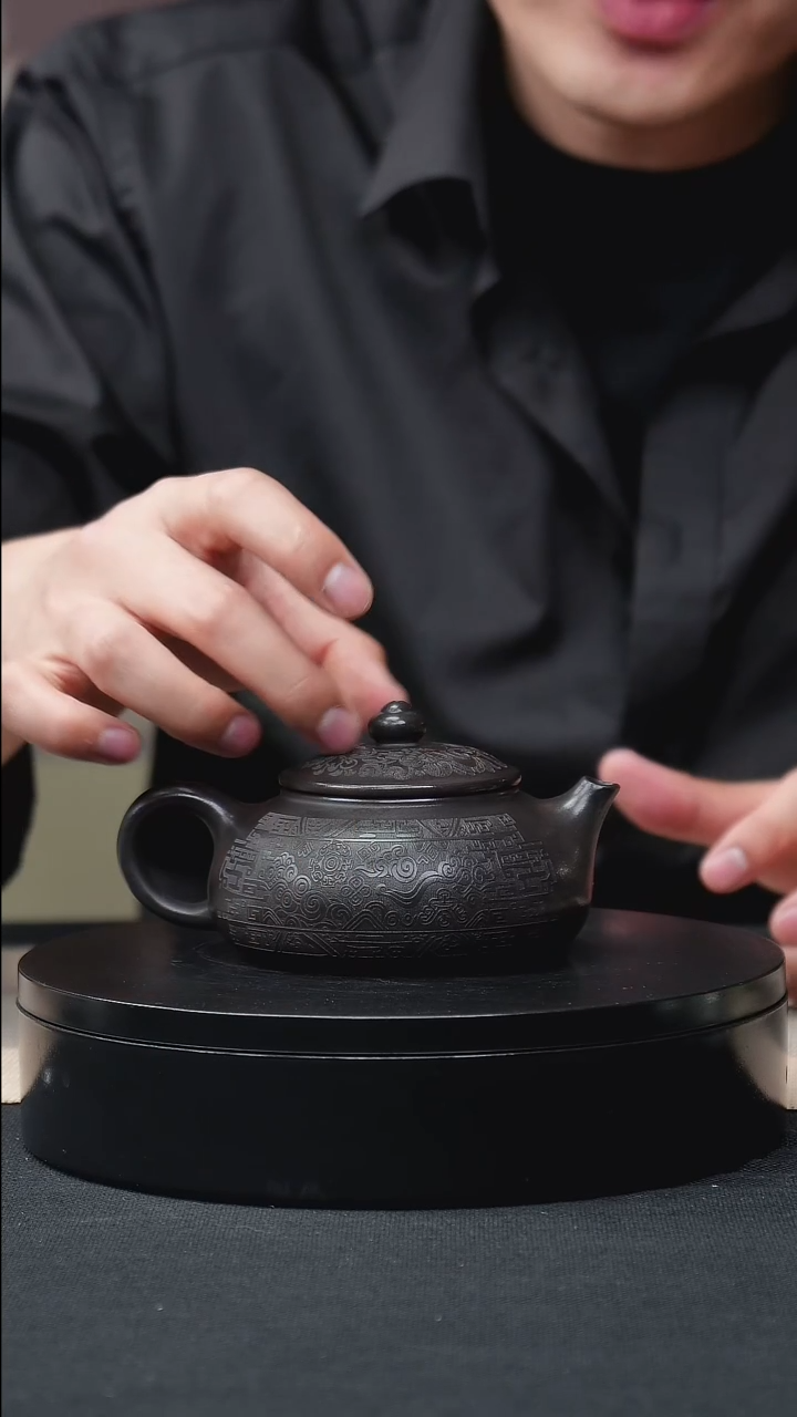 茶壶紫砂石黄刻绘寒江