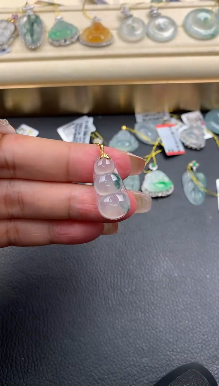 【闪购商品】翡翠颈饰18K金镶嵌A817       