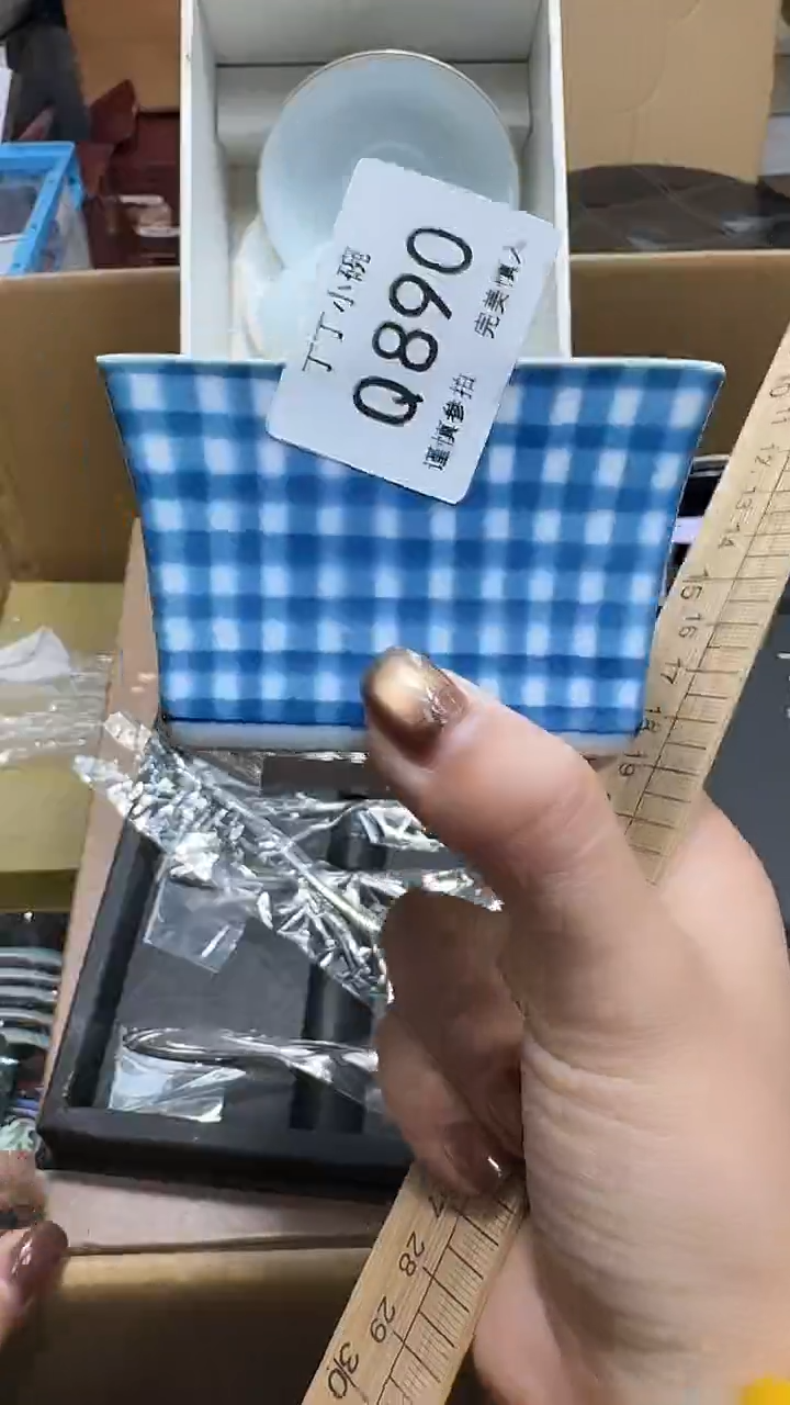 瓷片萧*✧890              