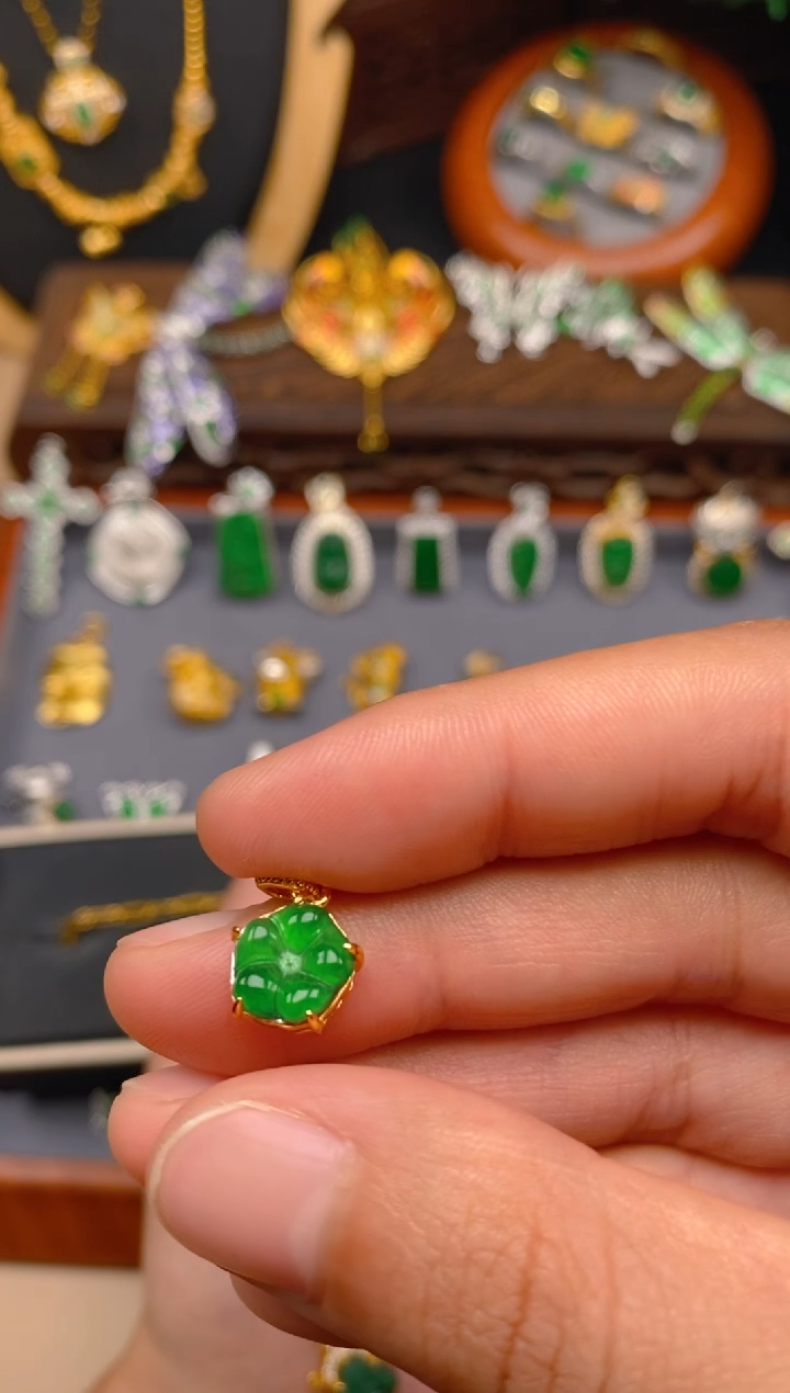 【闪购商品】翡翠吊坠(不含链)银S925镶嵌花花吊坠
