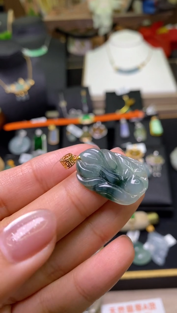 【闪购商品】翡翠颈饰18K金镶嵌净货18078