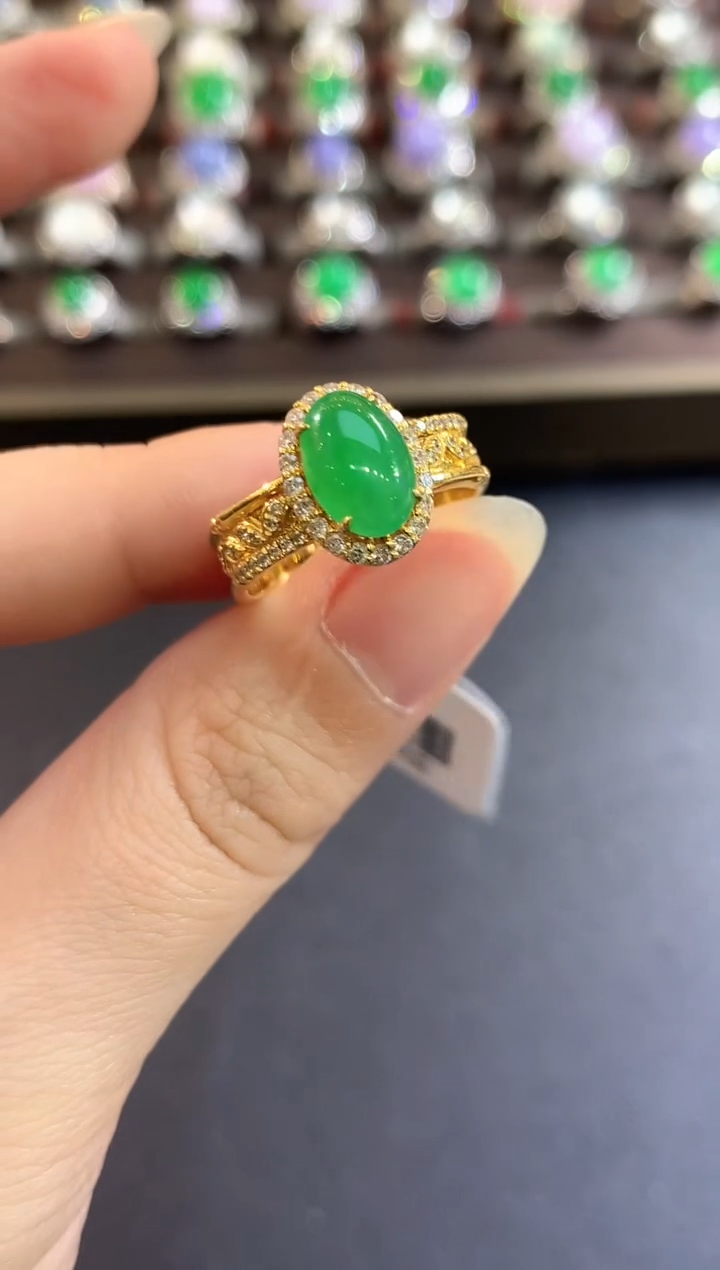 18K金镶嵌戒指翡翠b145 