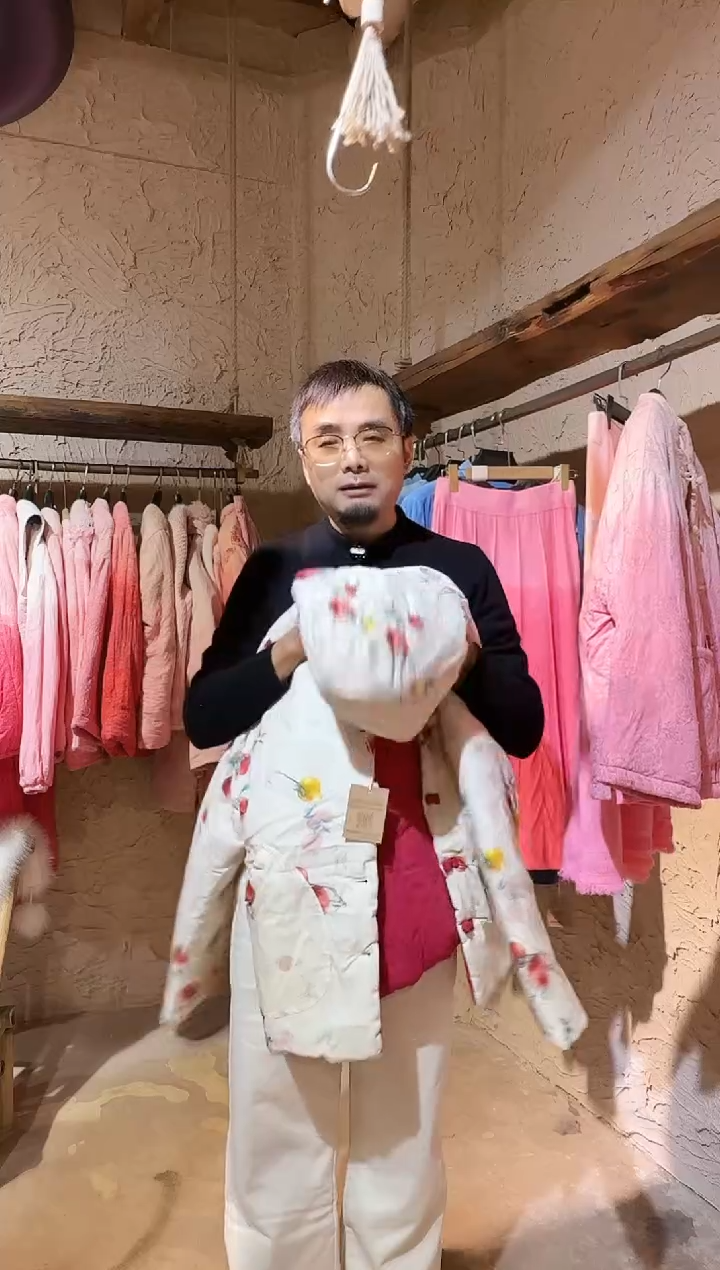 连帽石榴棉服中码白胚