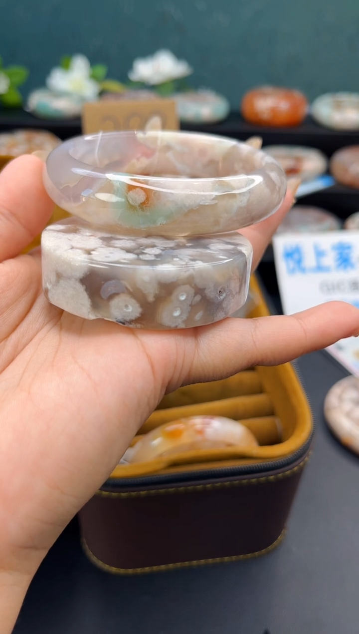 未镶嵌手镯石英质玉（60圈口）赠送镯心