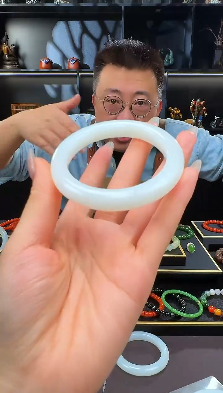 颈饰未镶嵌和田玉金山手镯59mm