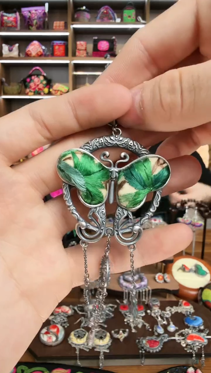 【闪购商品】织绣58蒙阿苏苗绣传承