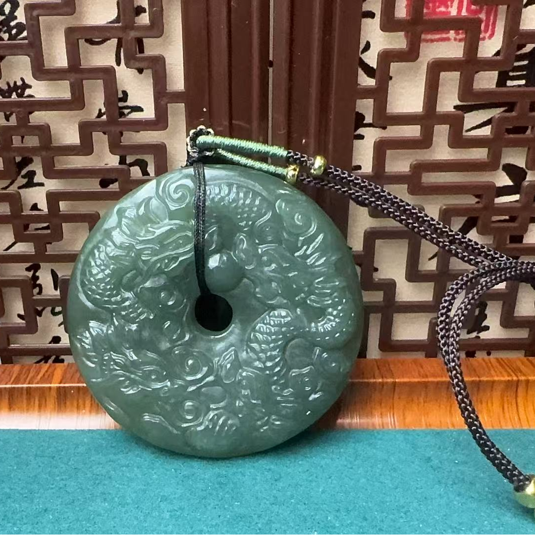 和田玉九龙合璧吊坠0447