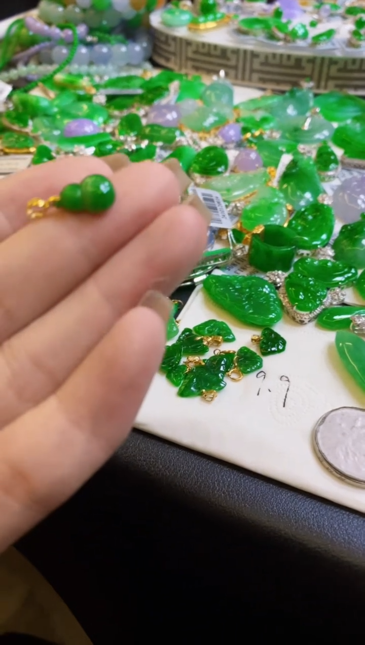 【闪购商品】翡翠颈饰18K金镶嵌吊坠