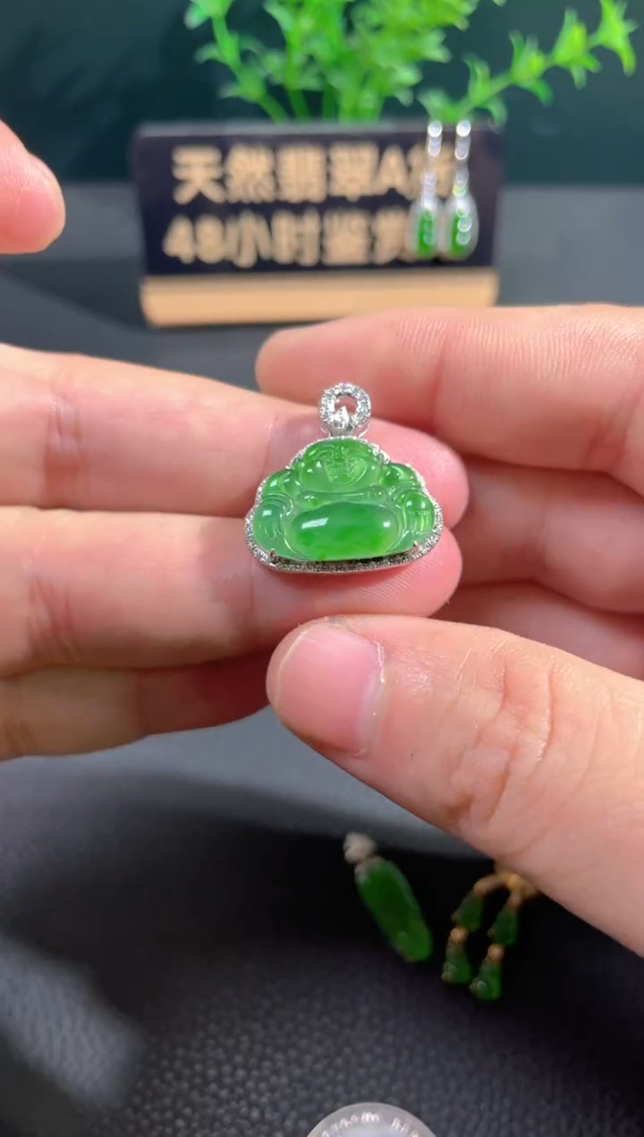 【闪购商品】翡翠颈饰18K金镶嵌翡翠