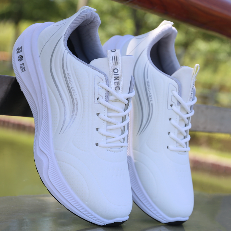 新品斐乐软底运动鞋子男春秋轻便百搭皮面防水休闲老爹防滑耐磨男