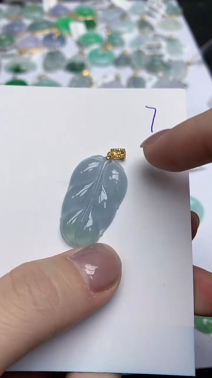 【闪购商品】翡翠挂件18K金镶嵌天然翡翠A货