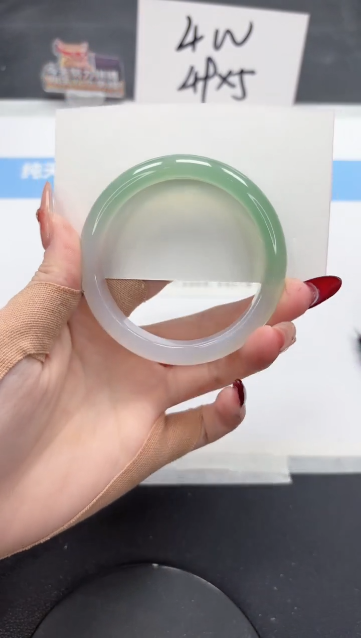 【闪购商品】石英质玉手镯未镶嵌A333-56.7