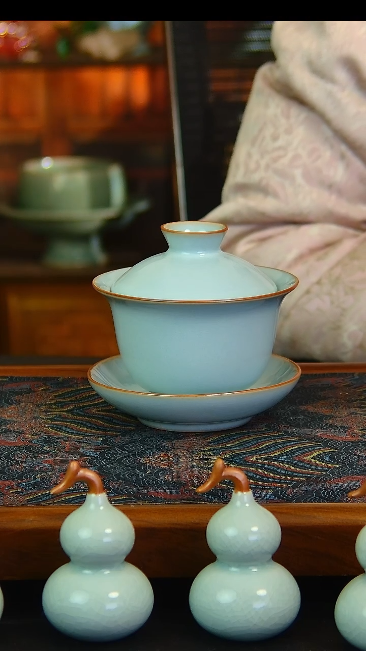 瓷片天青元宝盖碗不完美