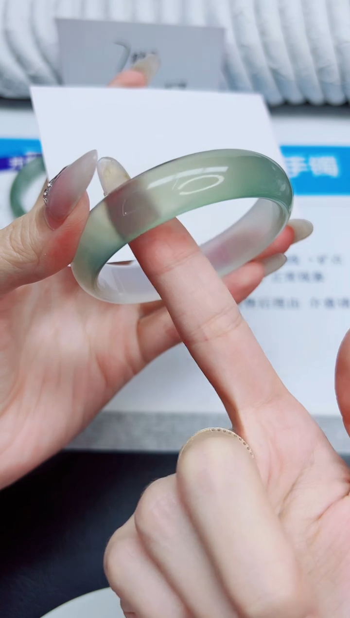 未镶嵌手镯石英质玉101/56.6