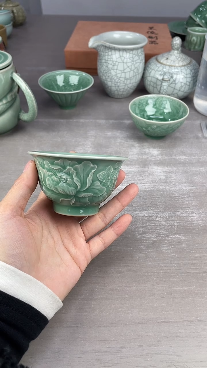 青瓷仓储清仓福利微瑕