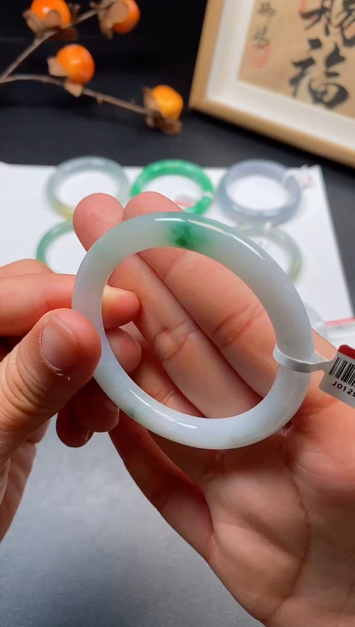 【闪购商品】翡翠手镯未镶嵌5号51.2*8.4*8.2圆条