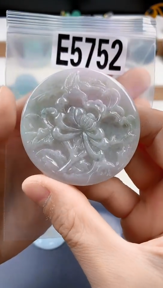 颈饰未镶嵌翡翠天然翡翠吊坠挂件