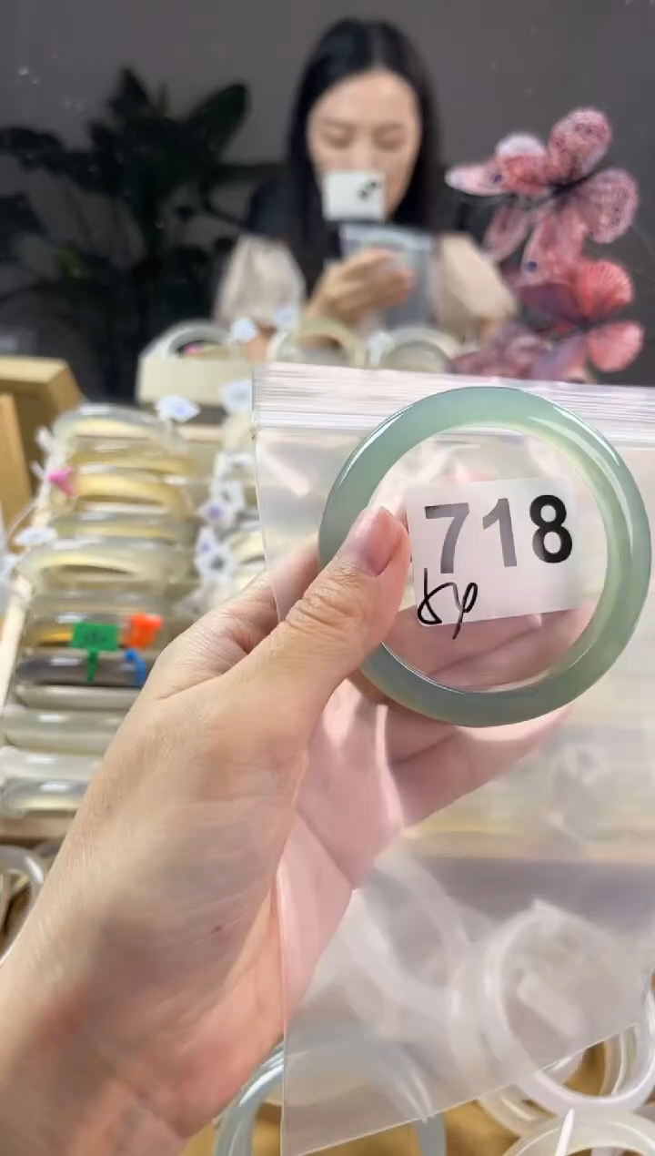 玛瑙/玉髓手镯未镶嵌718