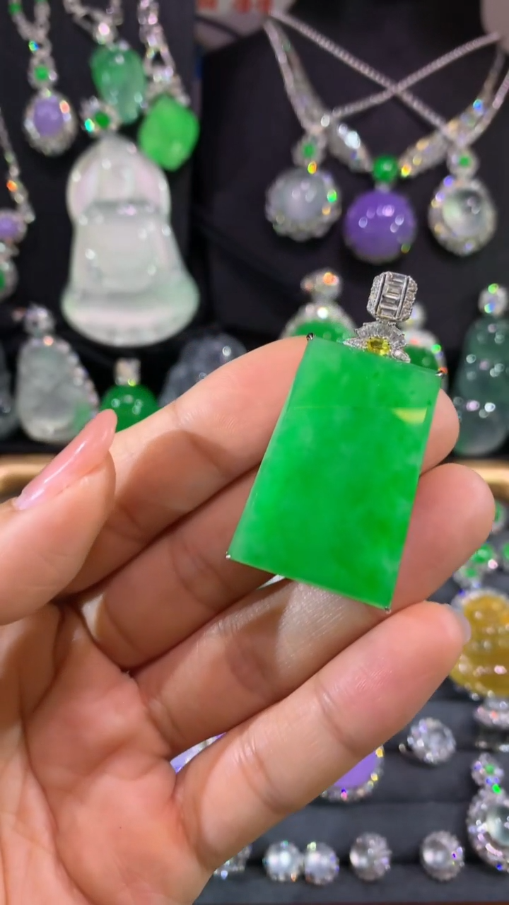 吊坠(不含链)18K金镶嵌翡翠无事牌