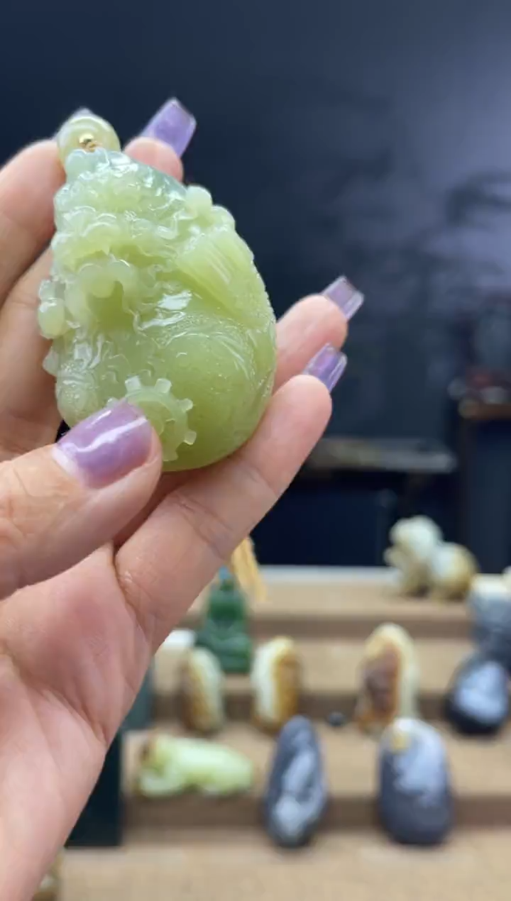 颈饰未镶嵌和田玉1