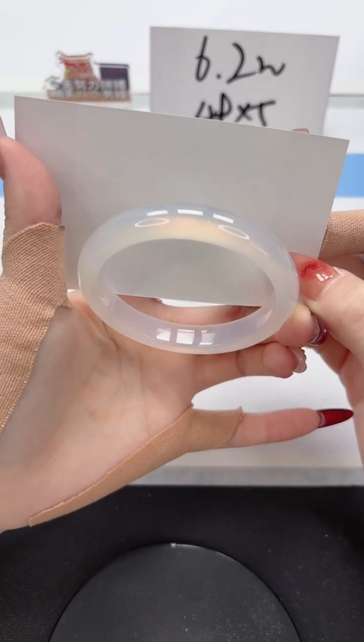 【闪购商品】石英质玉手镯未镶嵌A123-55.8