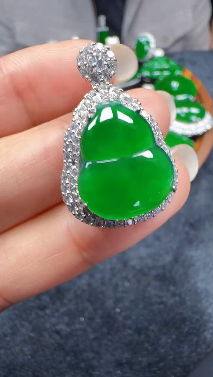 未镶嵌定制翡翠翡翠吊坠24