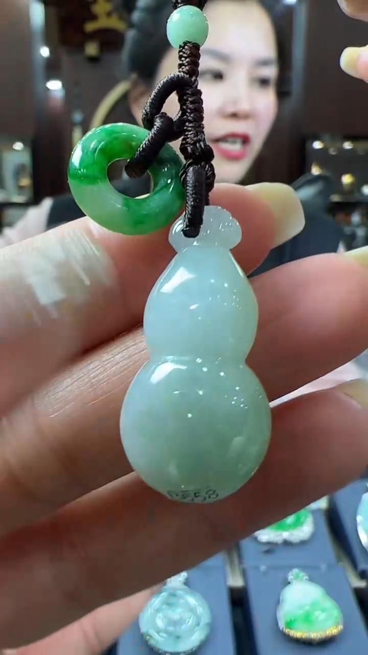 【闪购商品】翡翠挂件未镶嵌包挂有瑕疵