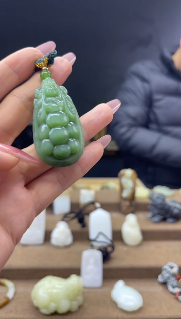 颈饰未镶嵌和田玉1