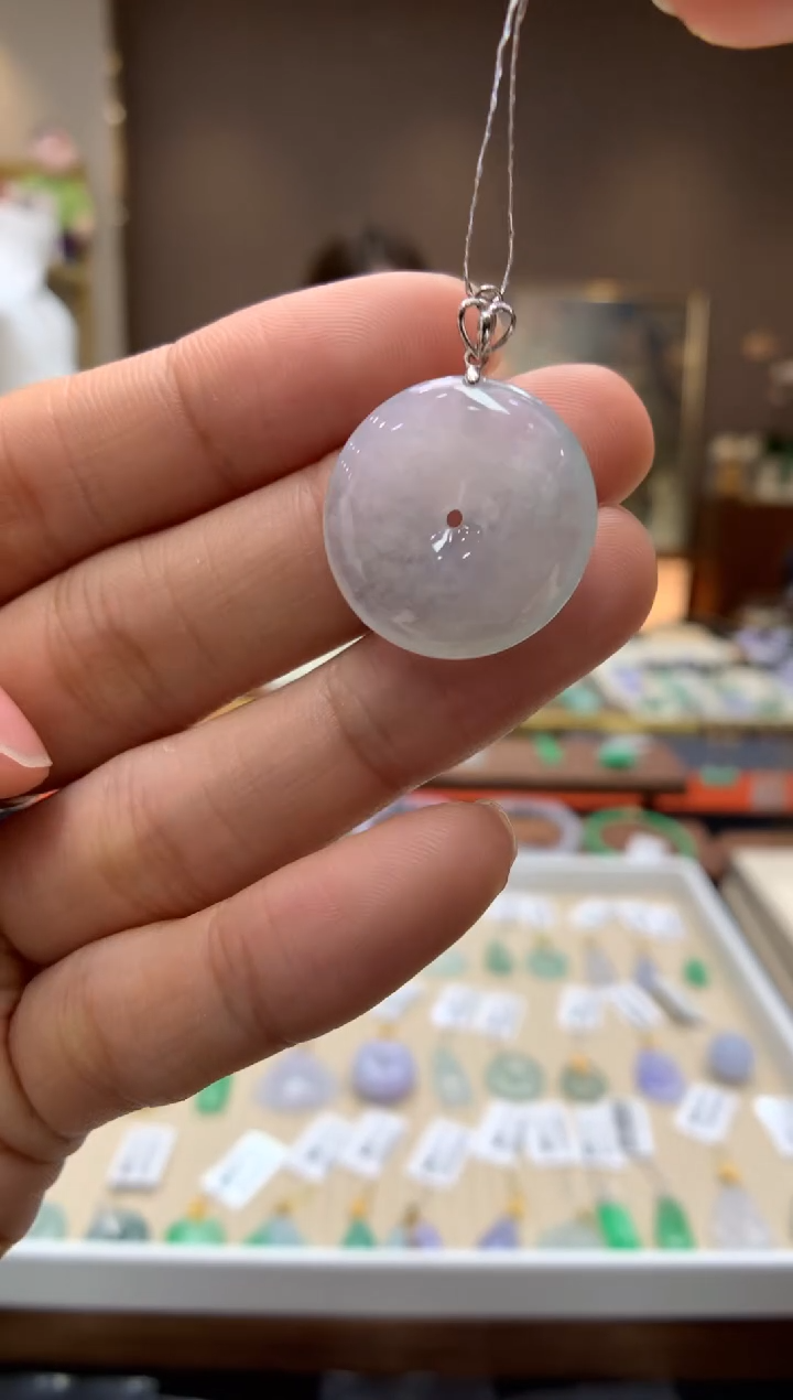 【闪购商品】翡翠颈饰18K金镶嵌平安扣