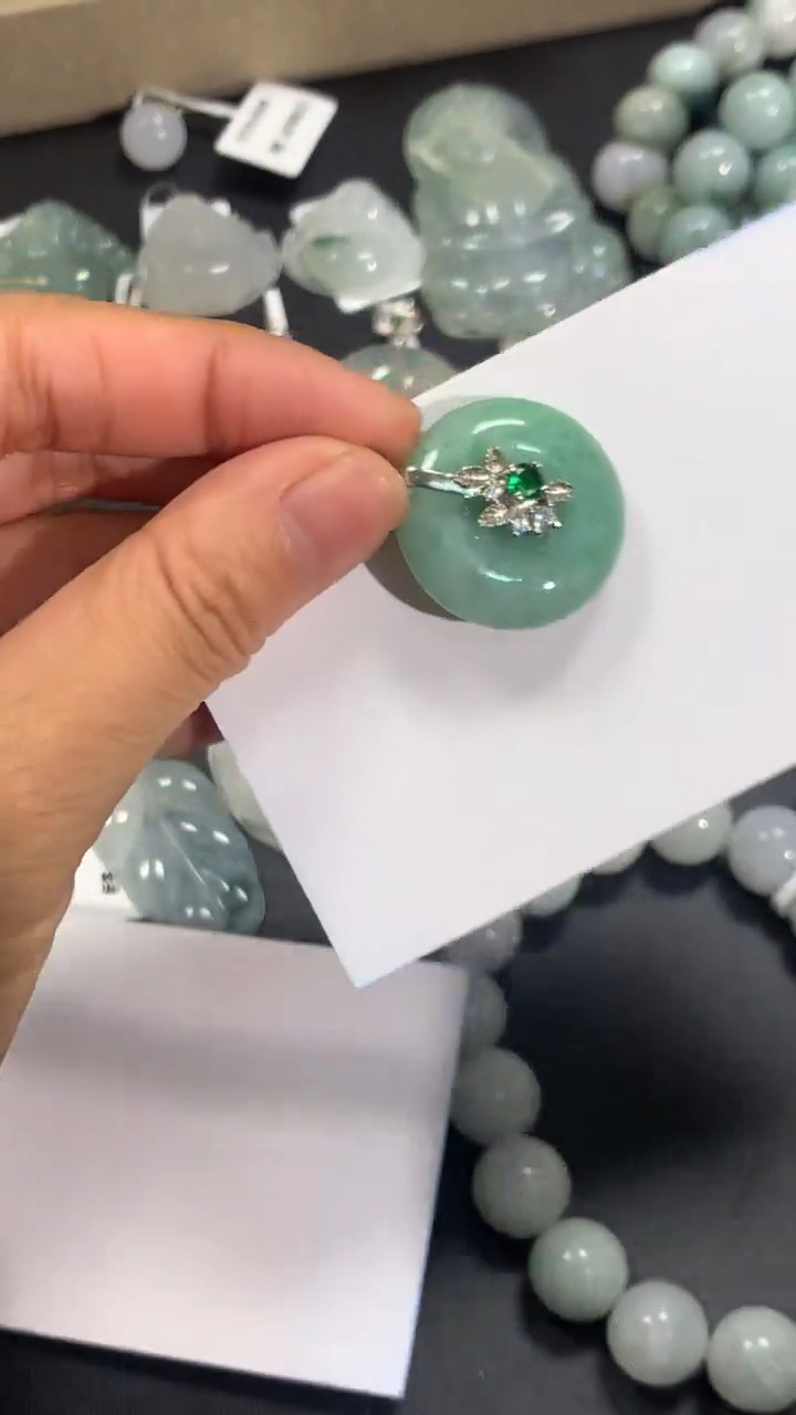 颈饰未镶嵌翡翠1