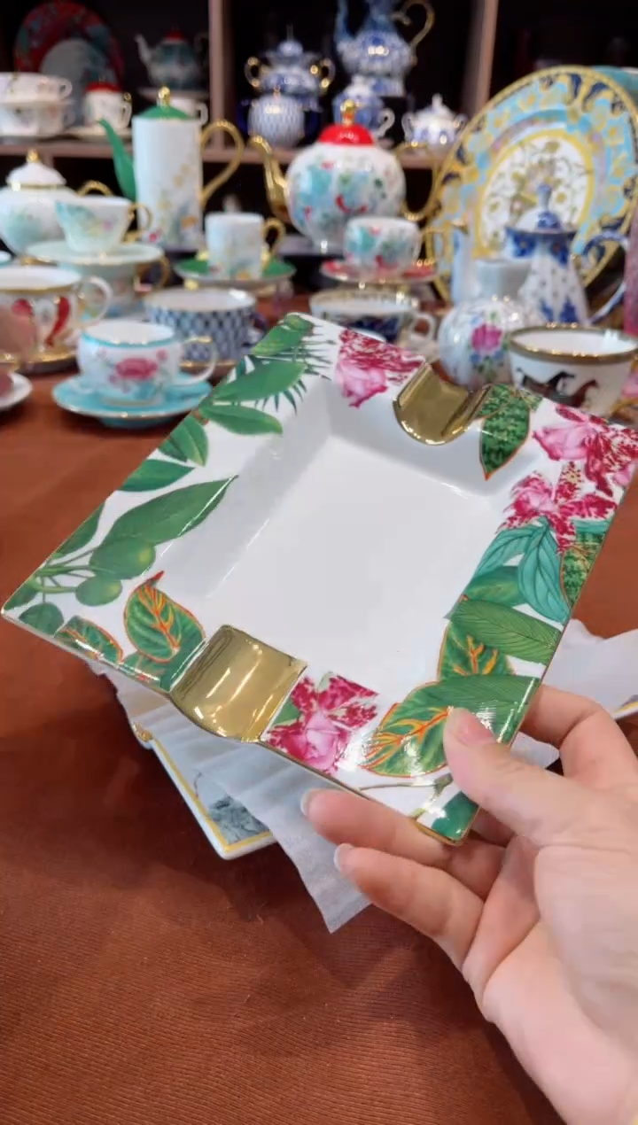 【闪购商品】瓷片雨林烟缸······