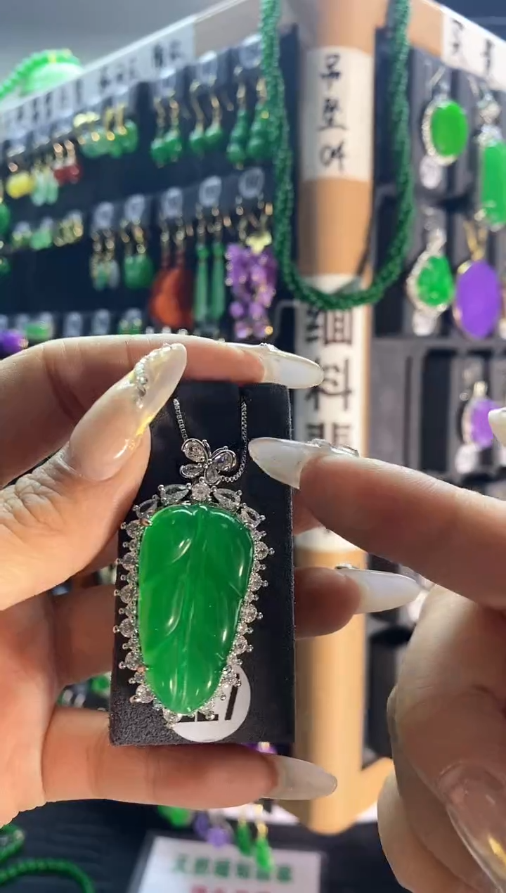 【闪购商品】翡翠颈饰银S925镶嵌227...
