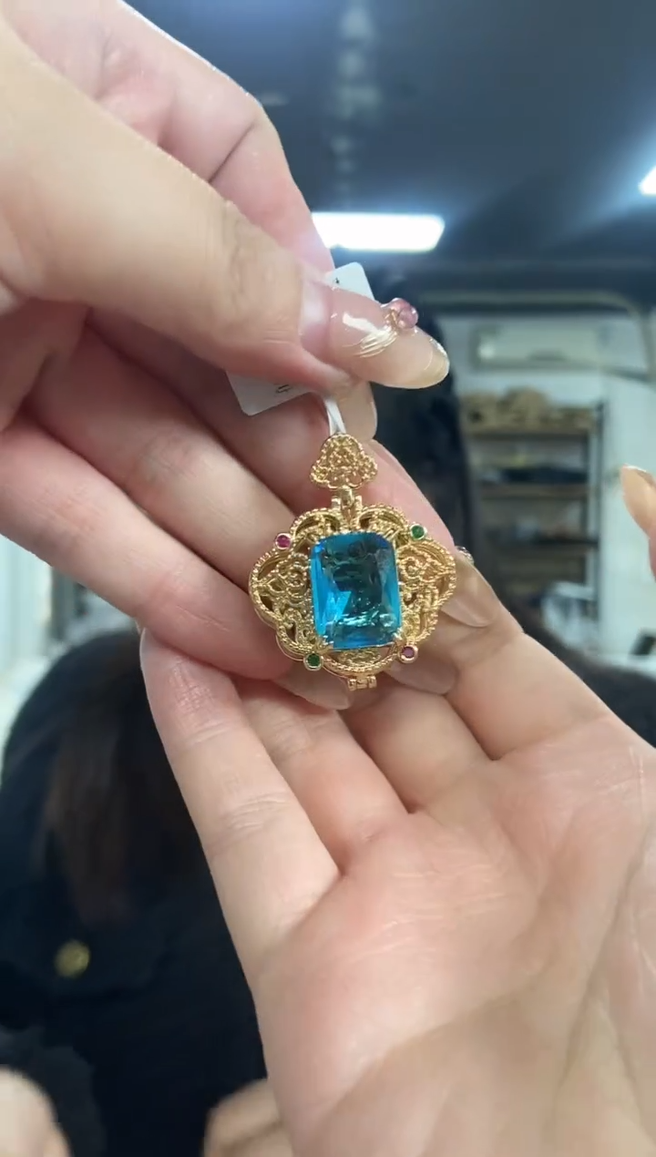 【闪购商品】托帕石吊坠未镶嵌多样性发其一颜色微差