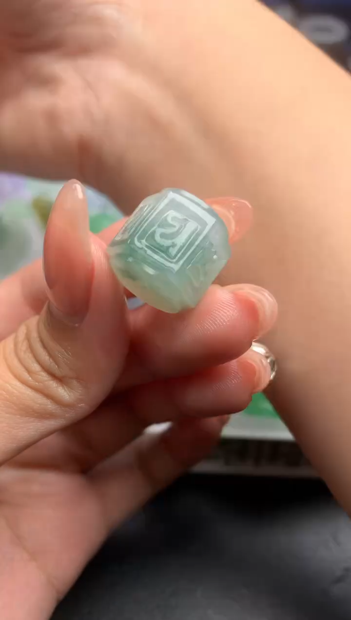 【闪购商品】定制翡翠未镶嵌毛货