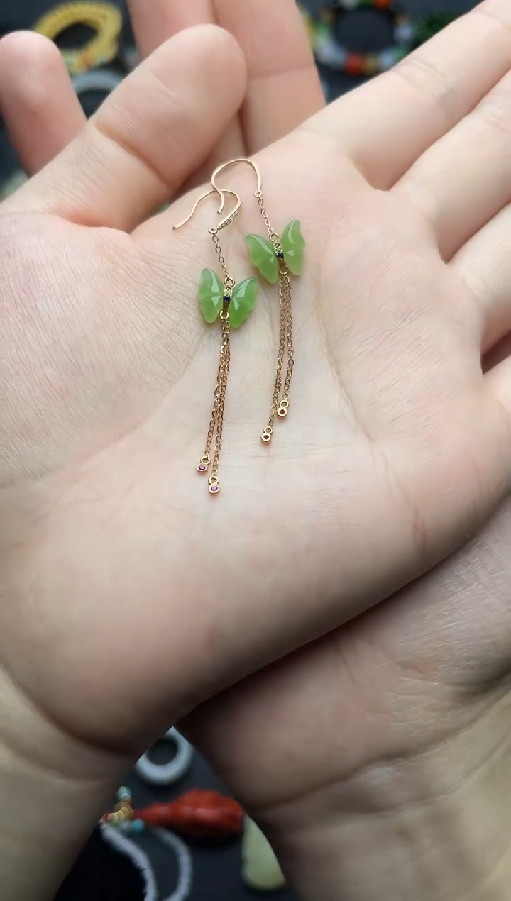 18K金镶嵌和田玉耳饰蝴蝶耳钩06