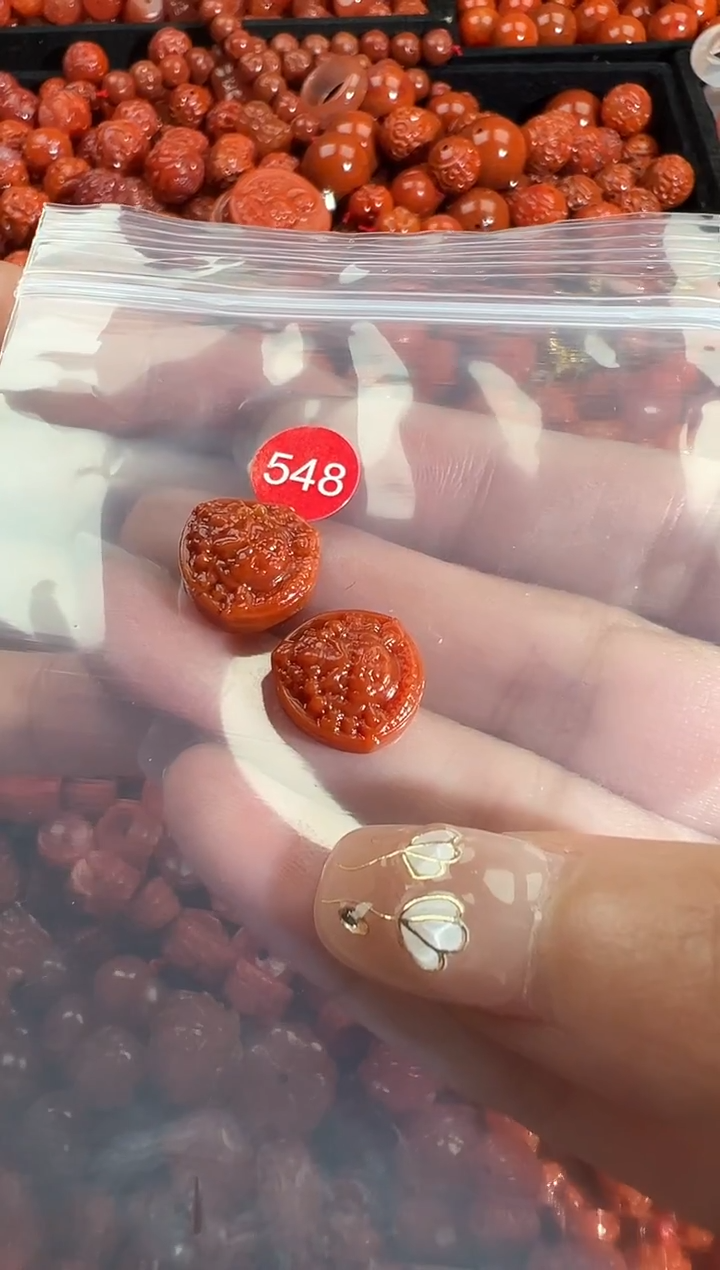 颈饰未镶嵌南红玛瑙1