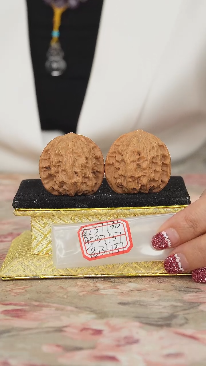 文玩核桃把件野狼