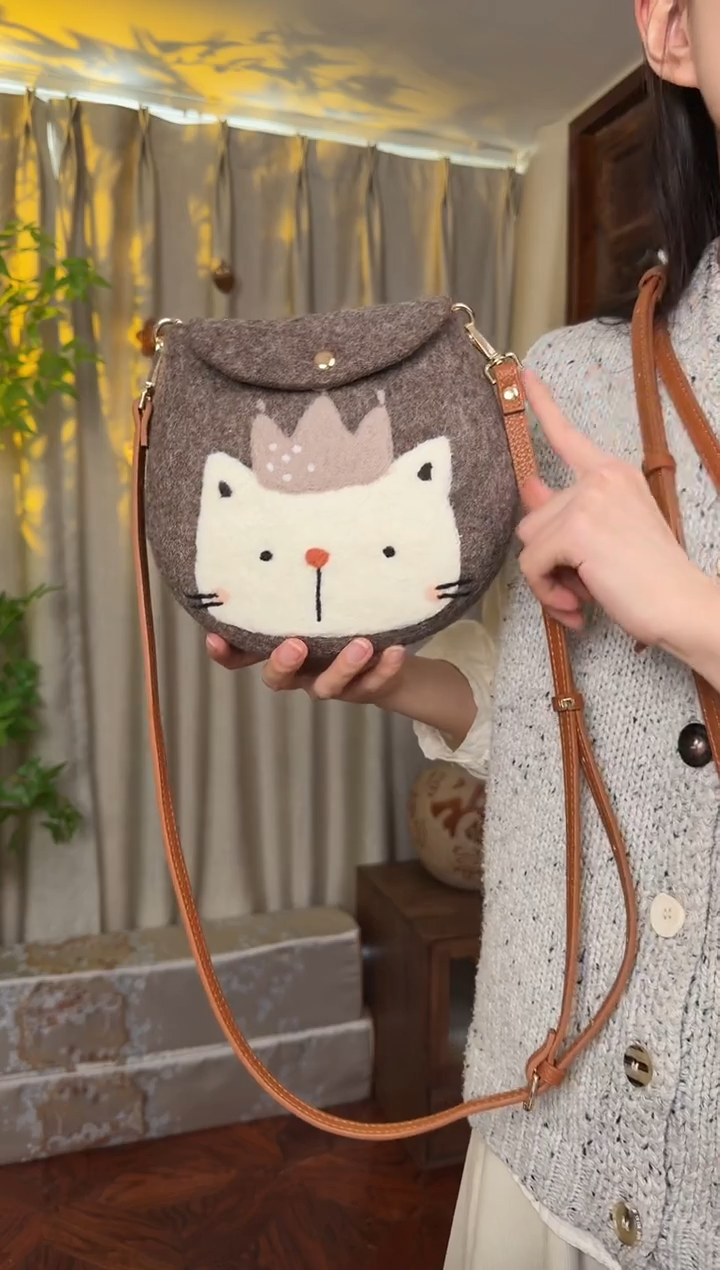 羊毛非遗羊毛毡包  蛋蛋包猫咪王子