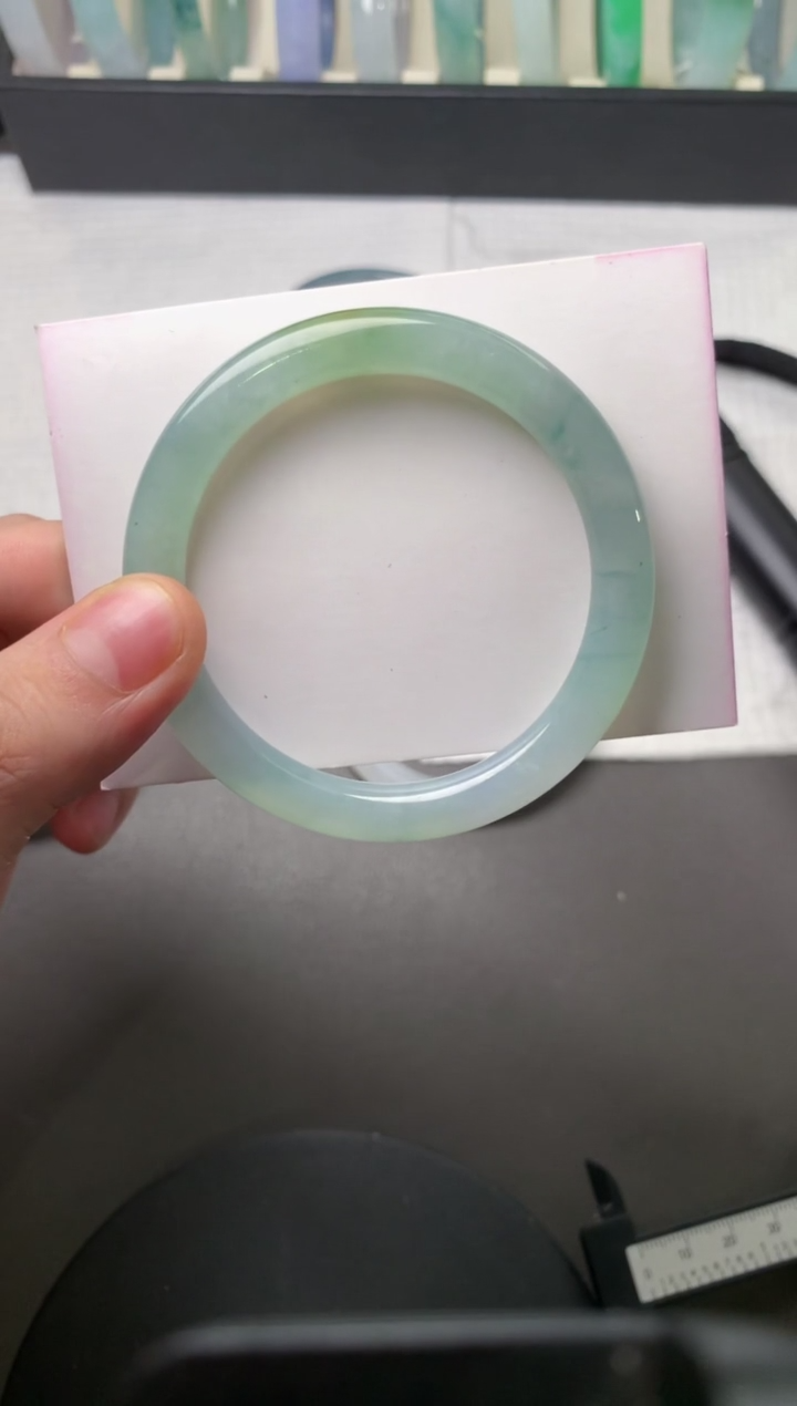 翡翠未镶嵌手镯（圆镯）54.8*8.7*8.3