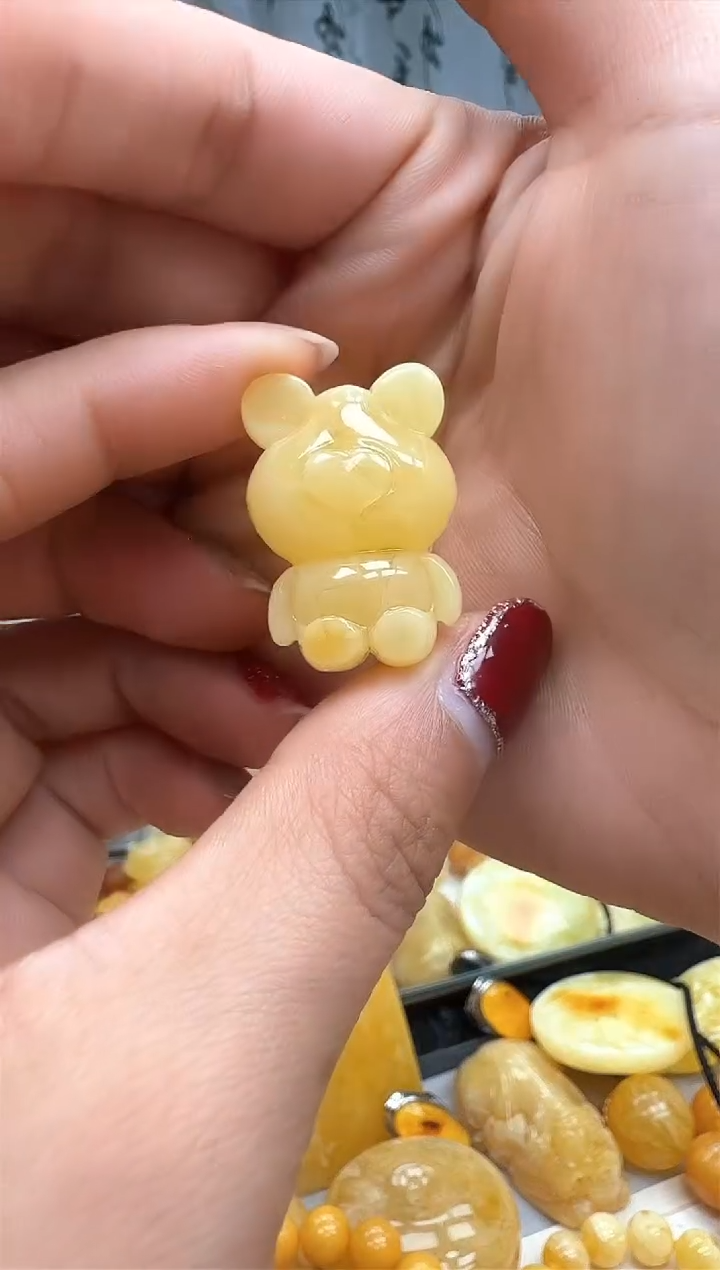 【闪购商品】琥珀裸石未镶嵌挂坠