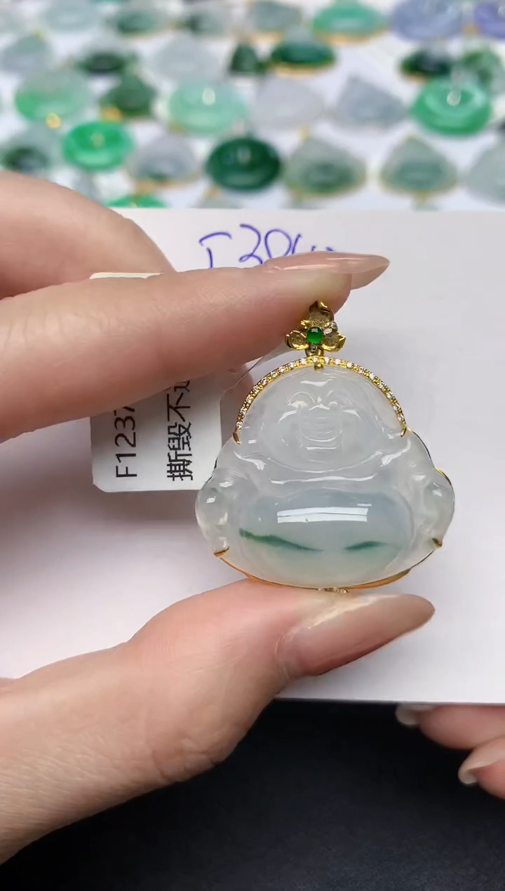 颈饰18K金镶嵌翡翠 天然缅甸A货翡翠百元以上9元证书费自理