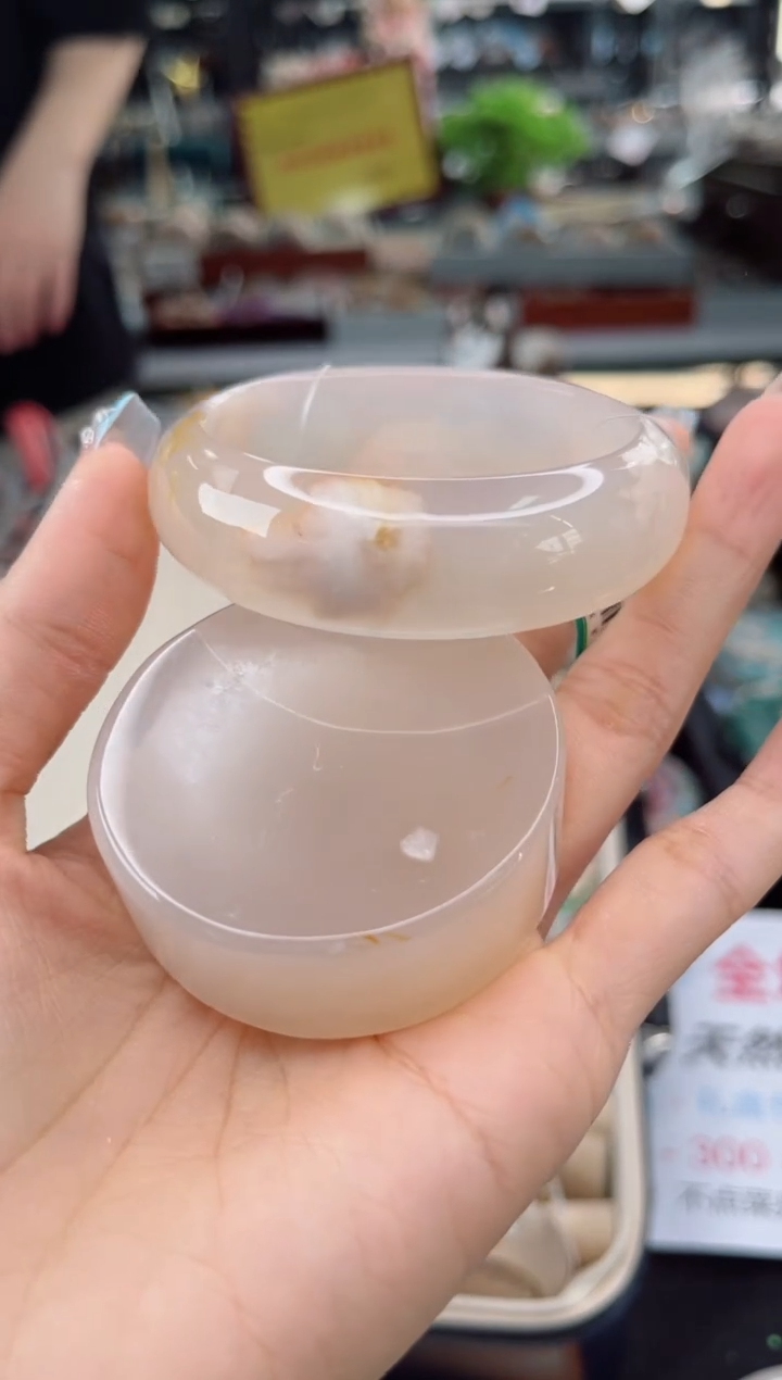 【闪购商品】石英质玉手镯未镶嵌54圈口（赠品镯心）3600037