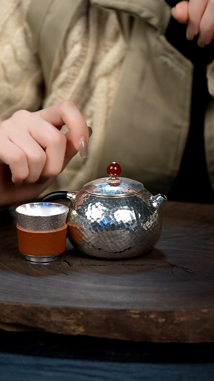 【闪购商品】手工西施银壶+配1小银杯